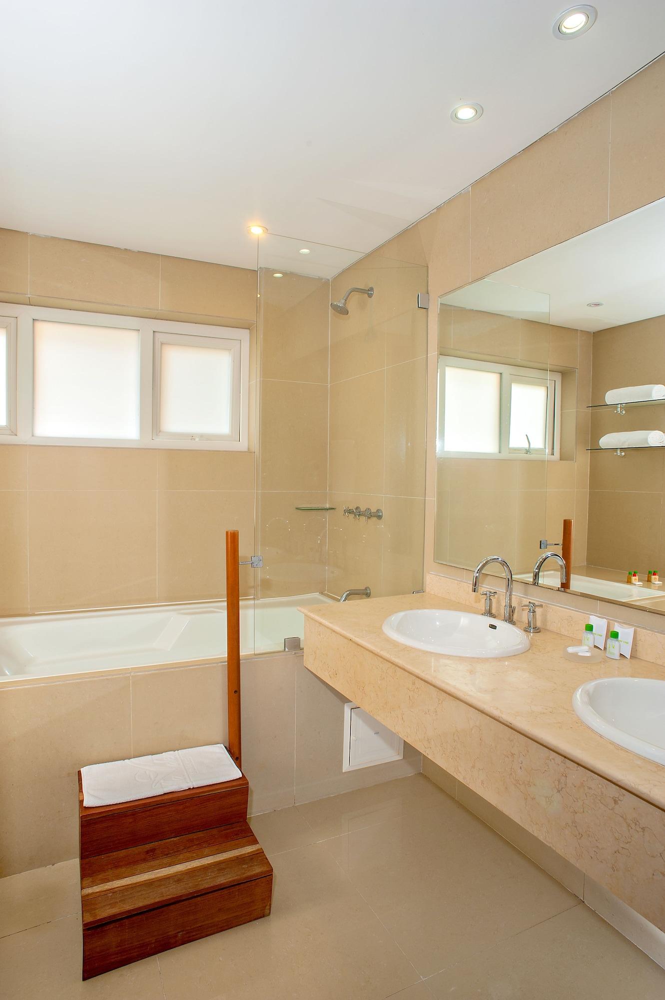 Wyndham Garden Villavicencio Rnt 26993 레스트레포 외부 사진